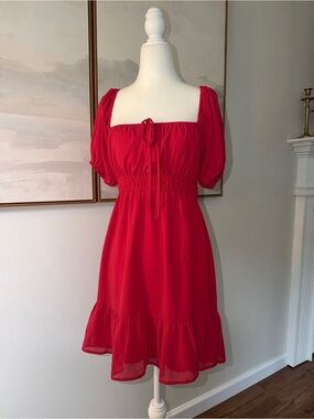 NWT LELIS Red Short Sleeve Mini Dress – Size Medium